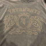ヴェトモン VETEMENTS ロイヤルロゴルーズフィットTシャツ メンズ 半袖Ｔシャツ
