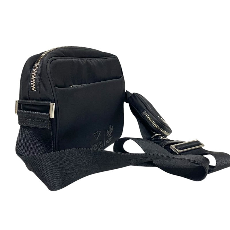 ブラック Re-Nylon ショルダーバッグ | PRADA