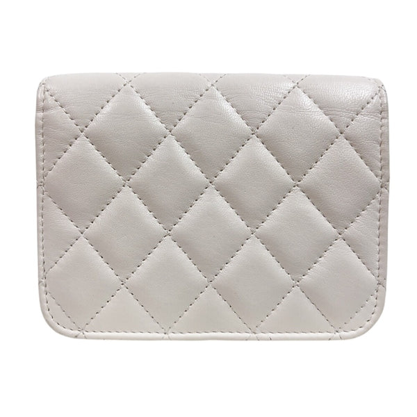 シャネル CHANEL マトラッセミニチェーンウォレット AP1628 ホワイト　ゴールド金具 ラムスキン レディース ウォレットチェーン