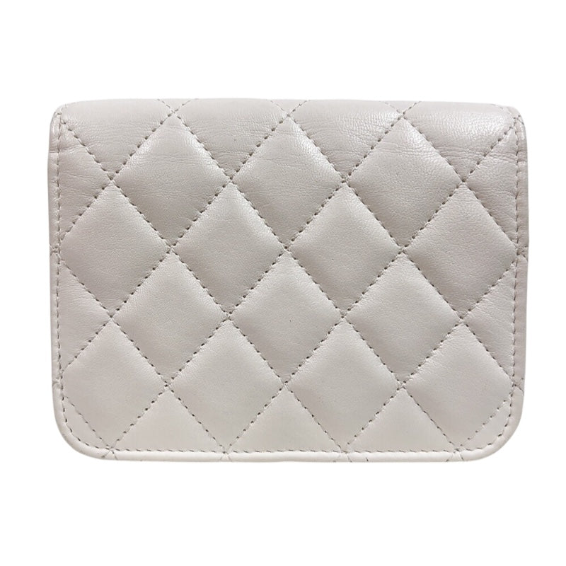 シャネル CHANEL マトラッセミニチェーンウォレット AP1628 ホワイト　ゴールド金具 ラムスキン レディース ウォレットチェーン