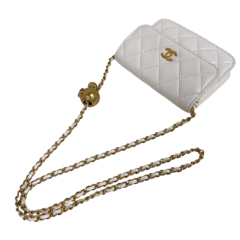 シャネル CHANEL マトラッセミニチェーンウォレット AP1628 ホワイト　ゴールド金具 ラムスキン レディース ウォレットチェーン