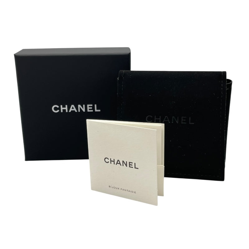 シャネル CHANEL ココマークサークルブローチ ブラック　ゴールド金具 ラッカーxメタル アクセサリー