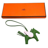 エルメス HERMES ロデオペガサスPM ヴェールユッカ・ヴェールクリケット・モーブペール スイフト レディース チャーム