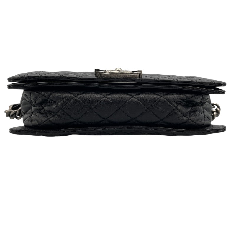 シャネル CHANEL ボーイシャネル25 A67086 18番台 ブラック×シルバー金具 ソフトカーフ レディース ショルダーバッグ