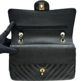 シャネル CHANEL マトラッセ25 Vステッチ A01112 8番台 ブラック/ゴールド金具 キャビアスキン レディース ショルダーバッグ