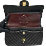 シャネル CHANEL マトラッセ25 Vステッチ A01112 8番台 ブラック/ゴールド金具 キャビアスキン レディース ショルダーバッグ