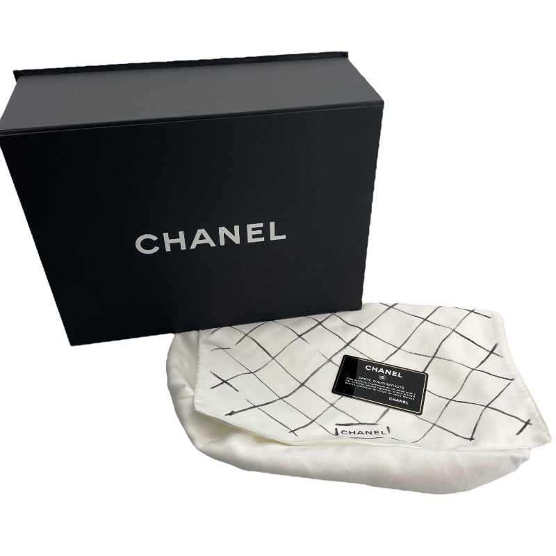 シャネル CHANEL マトラッセ25 A01112 26番台 ホワイト GD金具 キャビアスキン レディース ショルダーバッグ