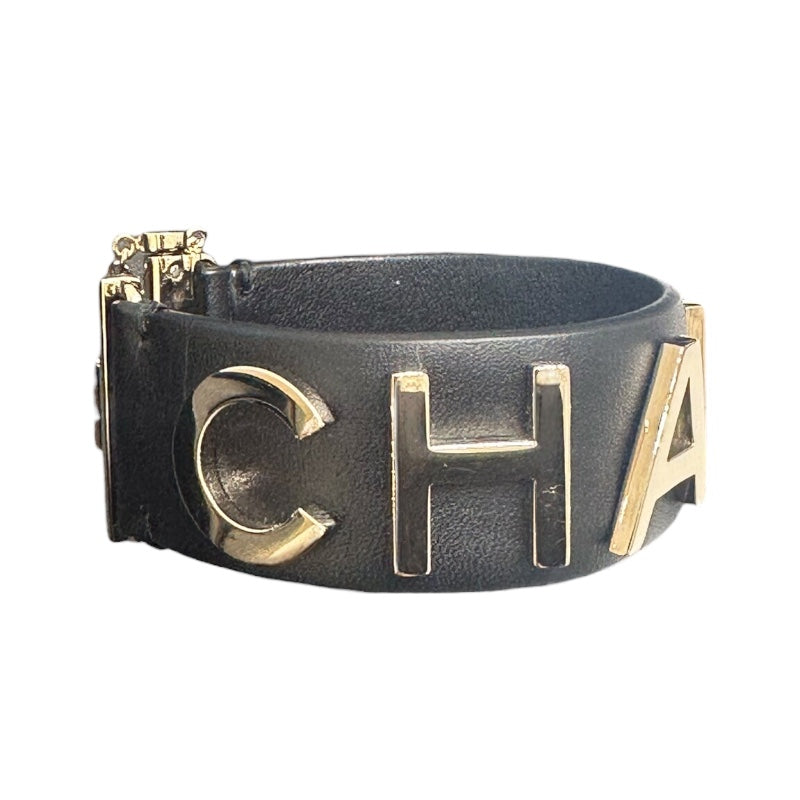 シャネル CHANEL ロゴレザーブレスレット ブラック レザー　メタル レディース ブレスレット