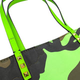 ヴァレンティノ VALENTINO カモフラージュ スタッズ トートバッグ グリーン キャンバス メンズ トートバッグ