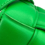 ボッテガ・ヴェネタ BOTTEGA VENETA キャンディパデッドカセット グリーン レザー レディース ショルダーバッグ