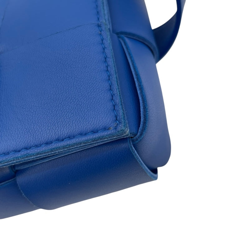 ボッテガ・ヴェネタ BOTTEGA VENETA カセットベルトバッグ 668572 ブルー レザー レディース ボディバッグ