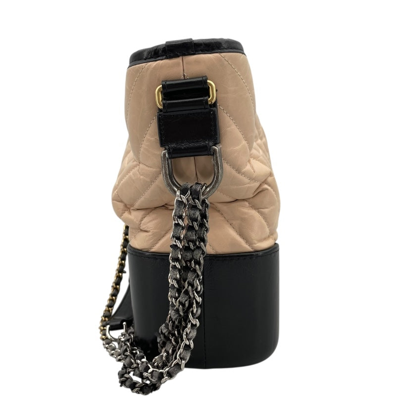 シャネル CHANEL ガブリエルドゥシャネル ホーボー ミディアム A93824 27番台 ピンク×ブラック カーフレザー レディース ショルダーバッグ