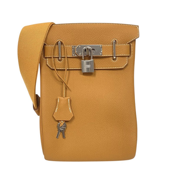 エルメス HERMES ケリーアッカドPM B刻印　(2023年製) ナチュラルサブレ シルバー金具 トゴ ユニセックス ボディバッグ