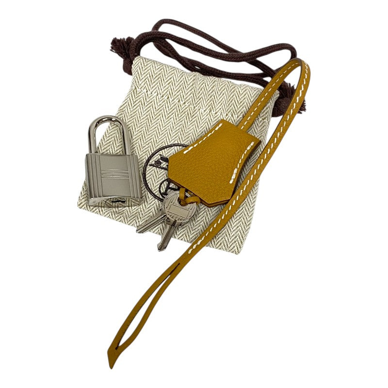 エルメス HERMES ケリーアッカドPM B刻印　(2023年製) ナチュラルサブレ シルバー金具 トゴ ユニセックス ボディバッグ
