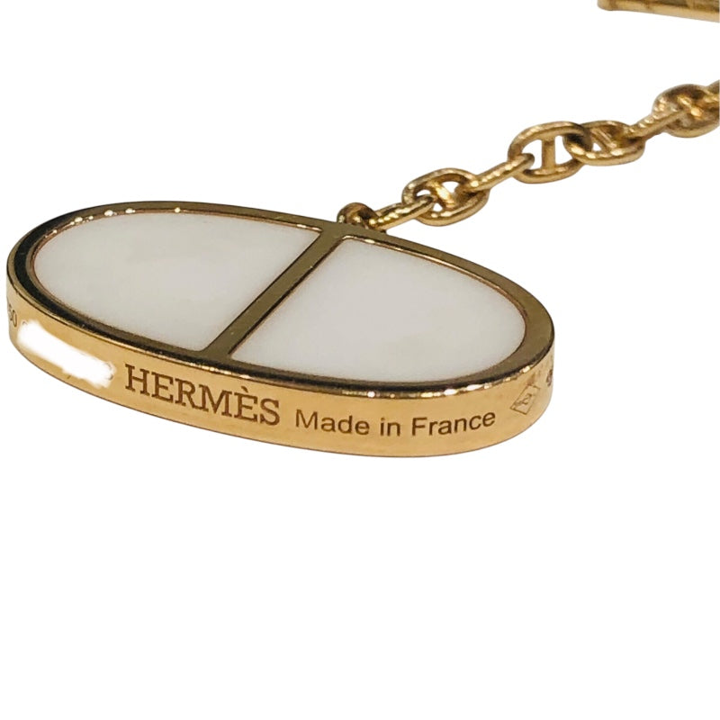 エルメス HERMES シェーヌダンクル ヴェルソ ピアス ホワイト