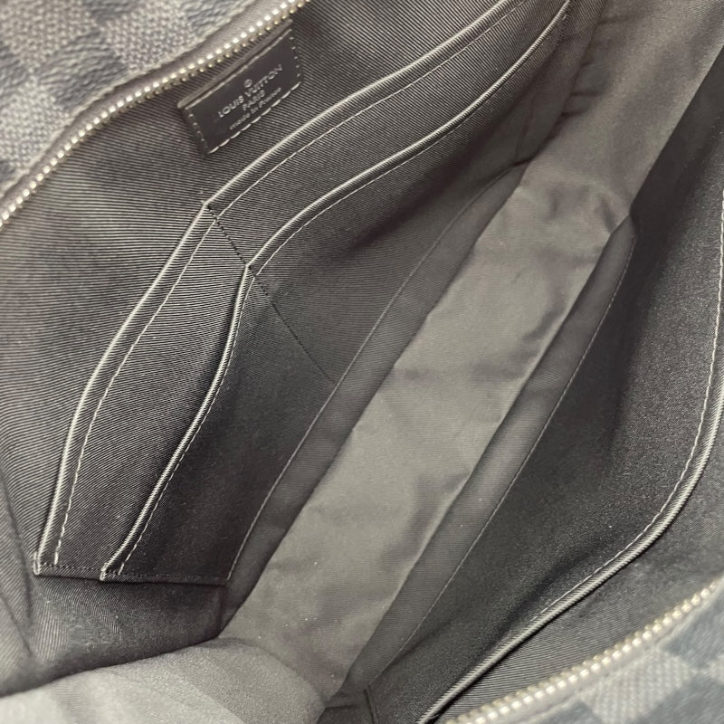 ルイ・ヴィトン LOUIS VUITTON タダオPM N41259 ブラック　シルバー金具 ダミエ・グラフィット メンズ ショルダーバッグ