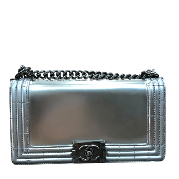 シャネル CHANEL ボーイシャネル25 A67086 シルバー SV金具 エナメル ユニセックス ショルダーバッグ