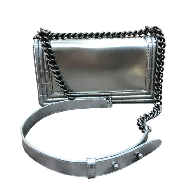 シャネル CHANEL ボーイシャネル25 A67086 シルバー SV金具 エナメル ユニセックス ショルダーバッグ