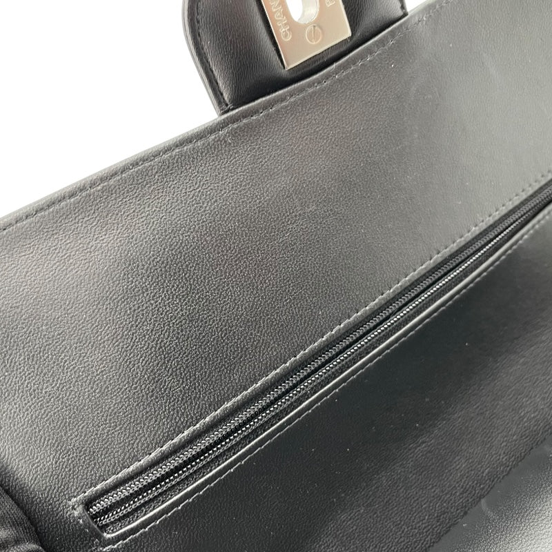 シャネル CHANEL Vステッチ チェーン ショルダー A01166 30番台 ブラック　シルバー金具 ラムスキン レディース ショルダーバッグ