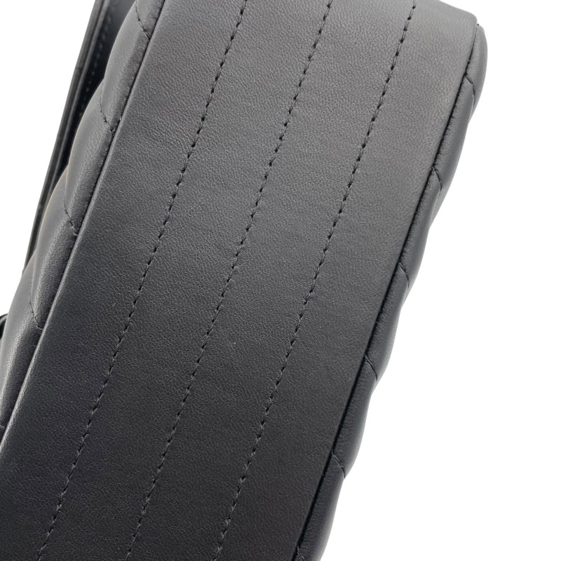 シャネル CHANEL Vステッチ チェーン ショルダー A01166 30番台 ブラック　シルバー金具 ラムスキン レディース ショルダーバッグ
