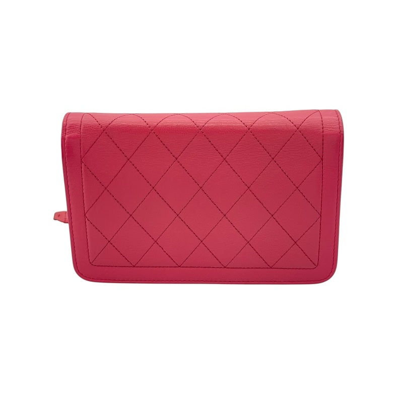 シャネル CHANEL チェンウォレット 24番台 ピンク GD金具 カーフ レディース ショルダーバッグ