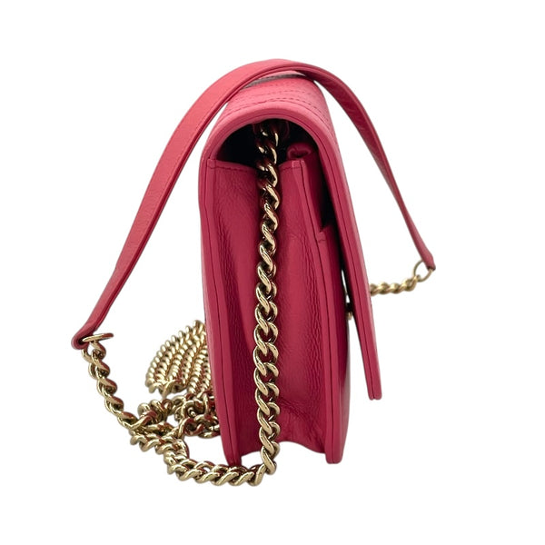 シャネル CHANEL チェンウォレット 24番台 ピンク GD金具 カーフ レディース ショルダーバッグ