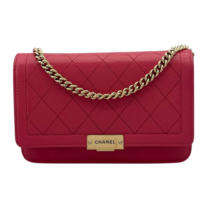 シャネル CHANEL チェンウォレット 24番台 ピンク GD金具 カーフ レディース ショルダーバッグ