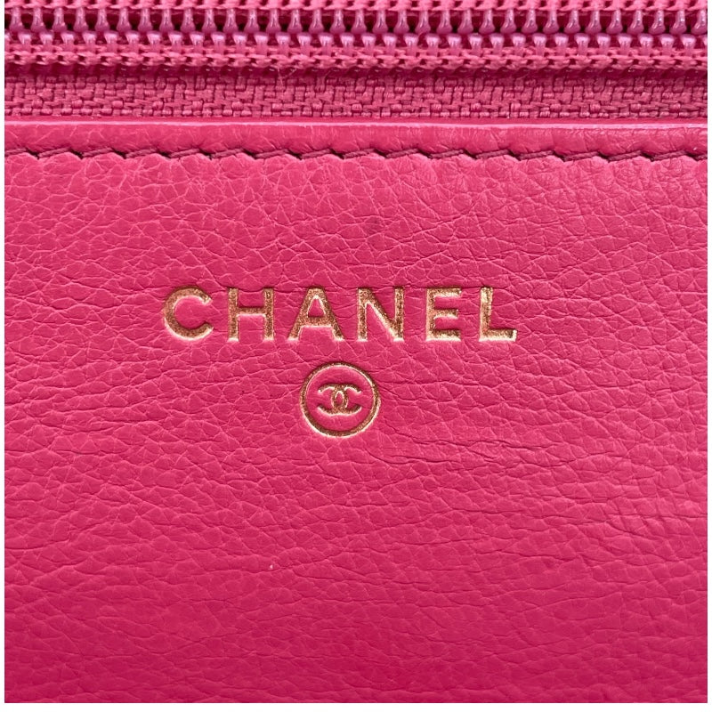 シャネル CHANEL チェンウォレット 24番台 ピンク GD金具 カーフ レディース ショルダーバッグ