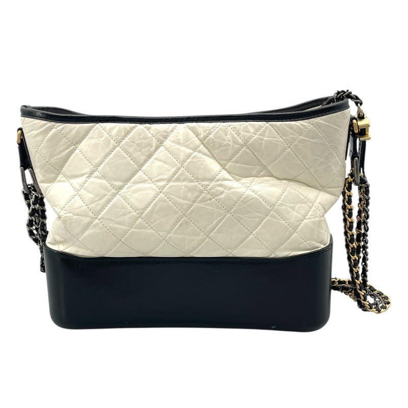 シャネル CHANEL ガブリエル ミディアム A93824 26番台 ホワイト ブラック  SV金具 GD金具 カーフレザー レディース ショルダーバッグ