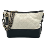 シャネル CHANEL ガブリエル ミディアム A93824 26番台 ホワイト ブラック  SV金具 GD金具 カーフレザー レディース ショルダーバッグ