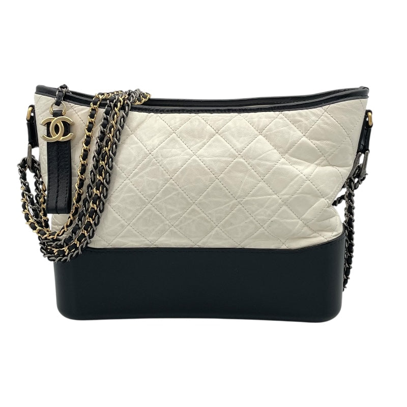 シャネル CHANEL ガブリエル ミディアム A93824 26番台 ホワイト ブラック  SV金具 GD金具 カーフレザー レディース ショルダーバッグ