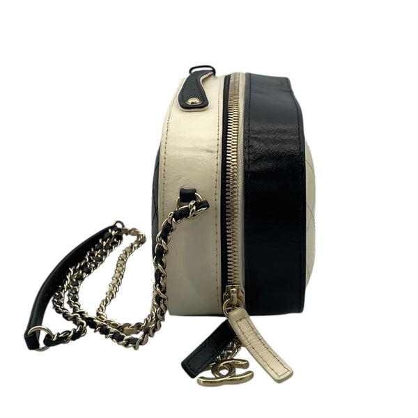 シャネル CHANEL チェンショルダー 27番台 アイボリー GD金具 カーフ レディース ショルダーバッグ