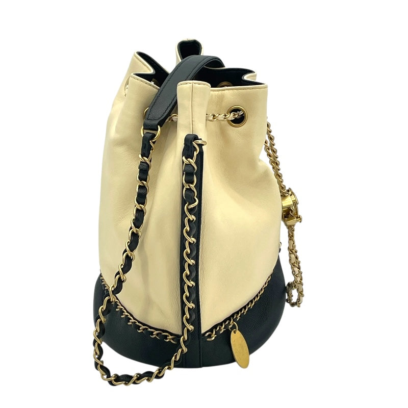 シャネル CHANEL 巾着ショルダー 27番台 ベージュ GD金具 カーフ レディース ショルダーバッグ