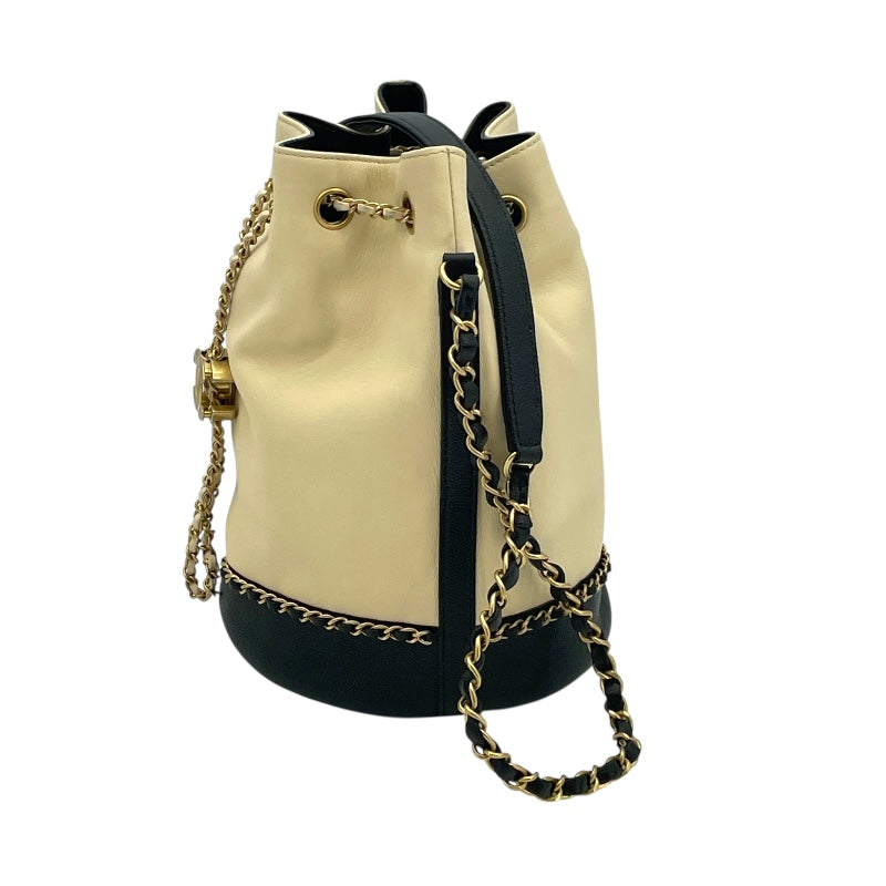 シャネル CHANEL 巾着ショルダー 27番台 ベージュ GD金具 カーフ レディース ショルダーバッグ