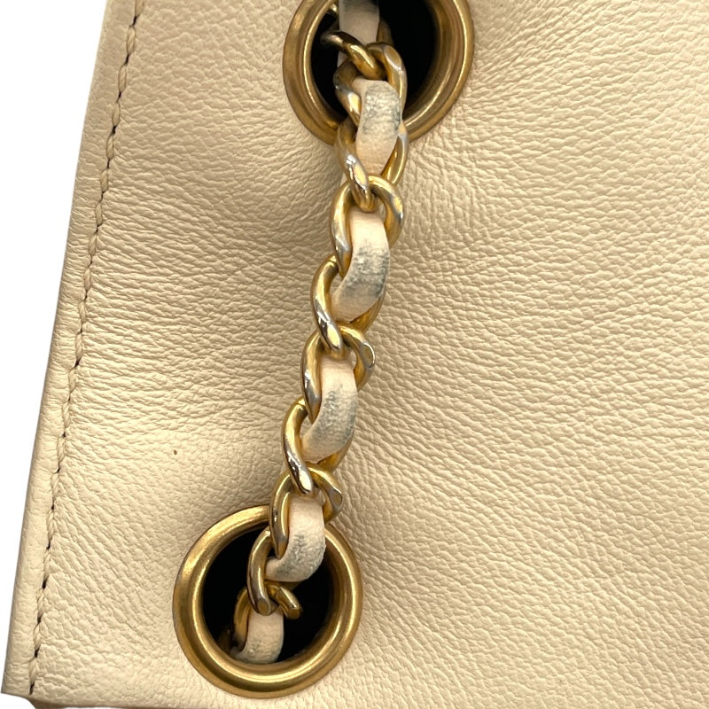 シャネル CHANEL 巾着ショルダー 27番台 ベージュ GD金具 カーフ レディース ショルダーバッグ