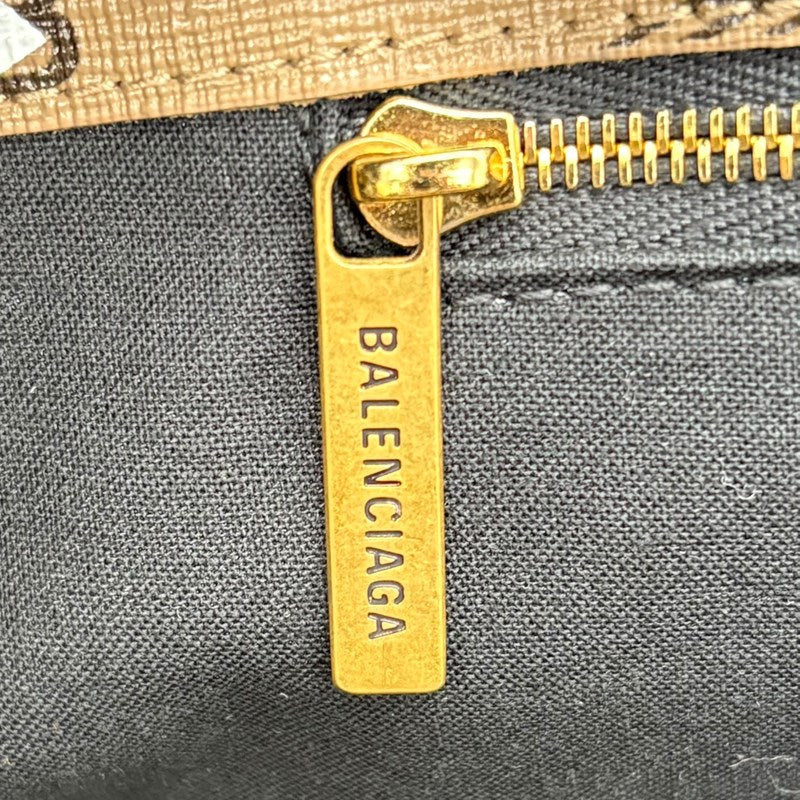 バレンシアガ BALENCIAGA シグネチャーミディアムショッパー 702698 ベージュ×ブラウン ゴールド金具 BBモノグラム・キャンバス ユニセックス ハンドバッグ