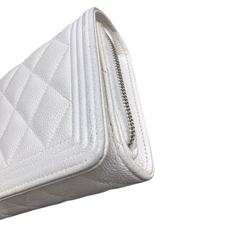シャネル CHANEL ボーイシャネル　チェーンウォレット ホワイト キャビアスキン レディース ショルダーバッグ