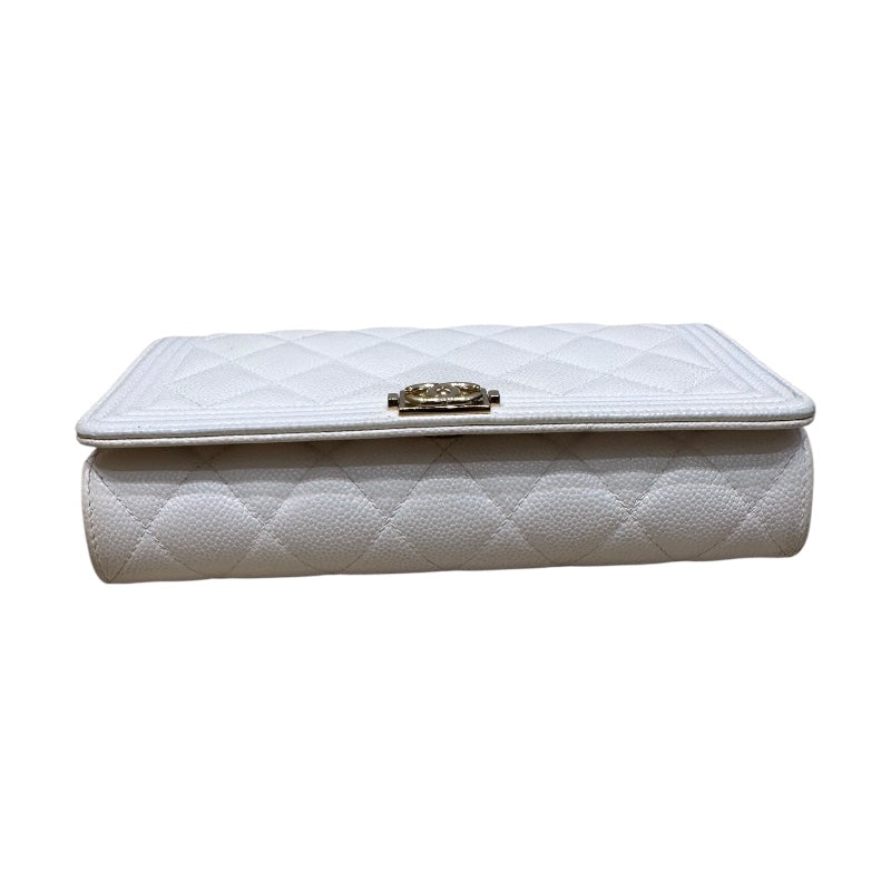 シャネル CHANEL ボーイシャネル　チェーンウォレット ホワイト キャビアスキン レディース ショルダーバッグ