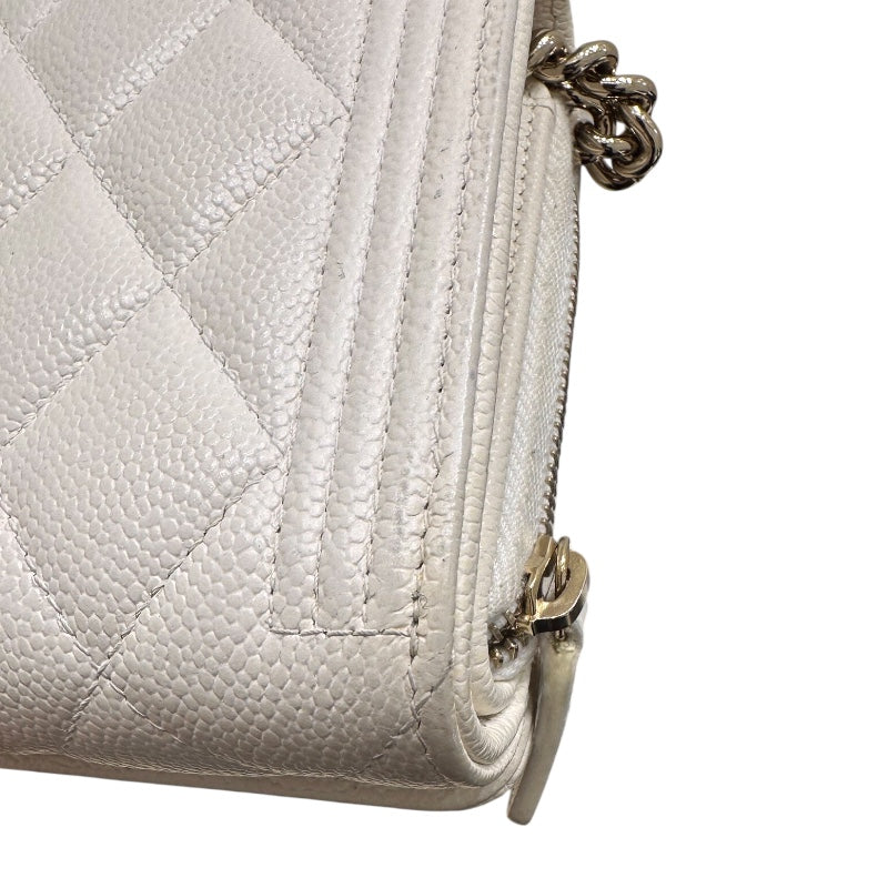 シャネル CHANEL ボーイシャネル　チェーンウォレット ホワイト キャビアスキン レディース ショルダーバッグ