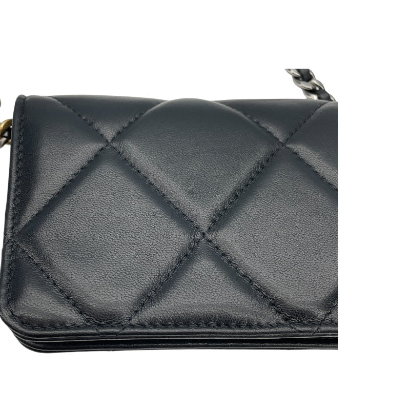 シャネル CHANEL CHANEL19　チェーンクラッチバッグ AP2522 31番台 ブラック GD・SV金具 ラムスキン レディース クラッチバッグ