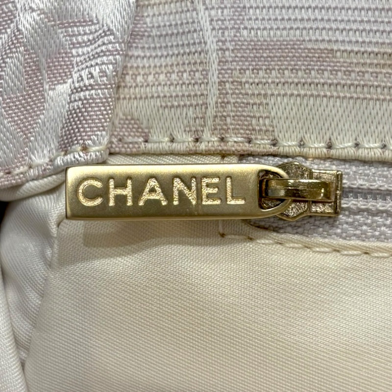 シャネル CHANEL ニュートラベルラインハンドバッグ A20518 7番台 ナイロン レディース ハンドバッグ