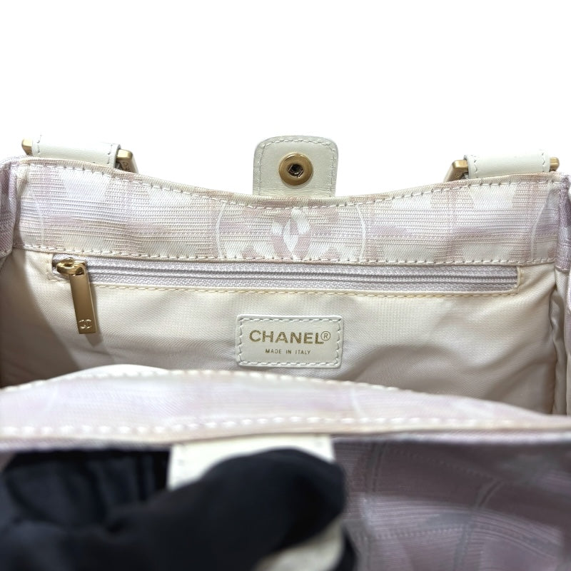 シャネル CHANEL ニュートラベルラインハンドバッグ A20518 7番台 ナイロン レディース ハンドバッグ