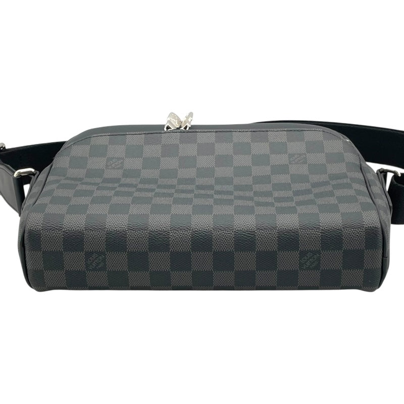 ルイ・ヴィトン LOUIS VUITTON デイトンPM N41408 グレー ダミエ・グラフィット メンズ ショルダーバッグ