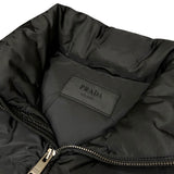 プラダ PRADA トライアングルロゴ ダウンベスト SGJ119 ブラック ナイロン メンズ ダウンベスト