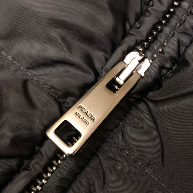 プラダ PRADA トライアングルロゴ ダウンベスト SGJ119 ブラック ナイロン メンズ ダウンベスト