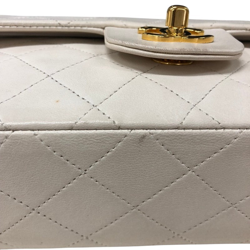 シャネル CHANEL マトラッセ23 A01113 ホワイト ゴールド金具 ラムスキン レディース ショルダーバッグ