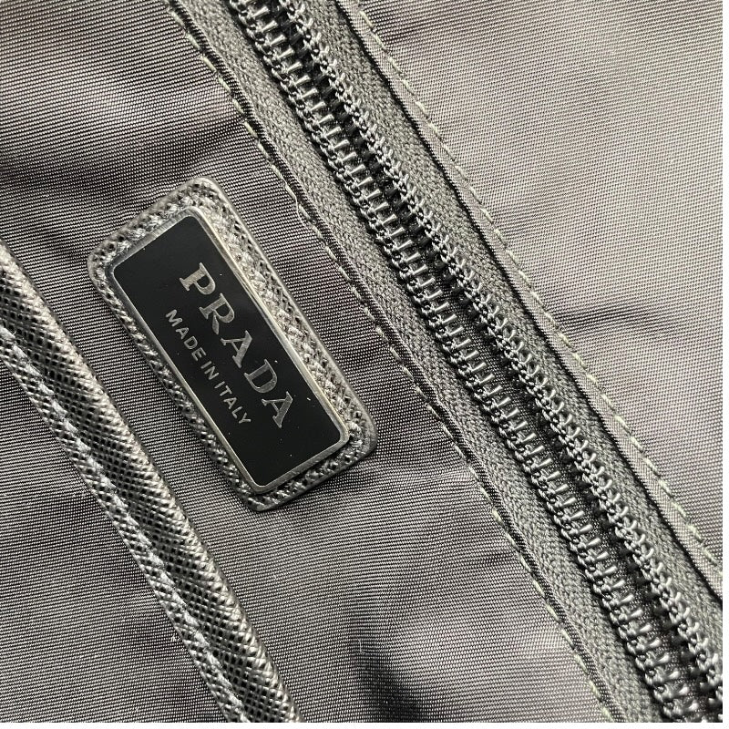 プラダ PRADA Re-Nylon サフィアーノ レザートートバッグ 2VG098 ブラック ナイロン メンズ トートバッグ