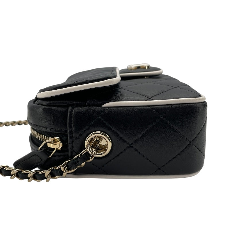 シャネル CHANEL チェーンクラッチ AP4516 ブラックxホワイト GD金具 ラム レディース ショルダーバッグ