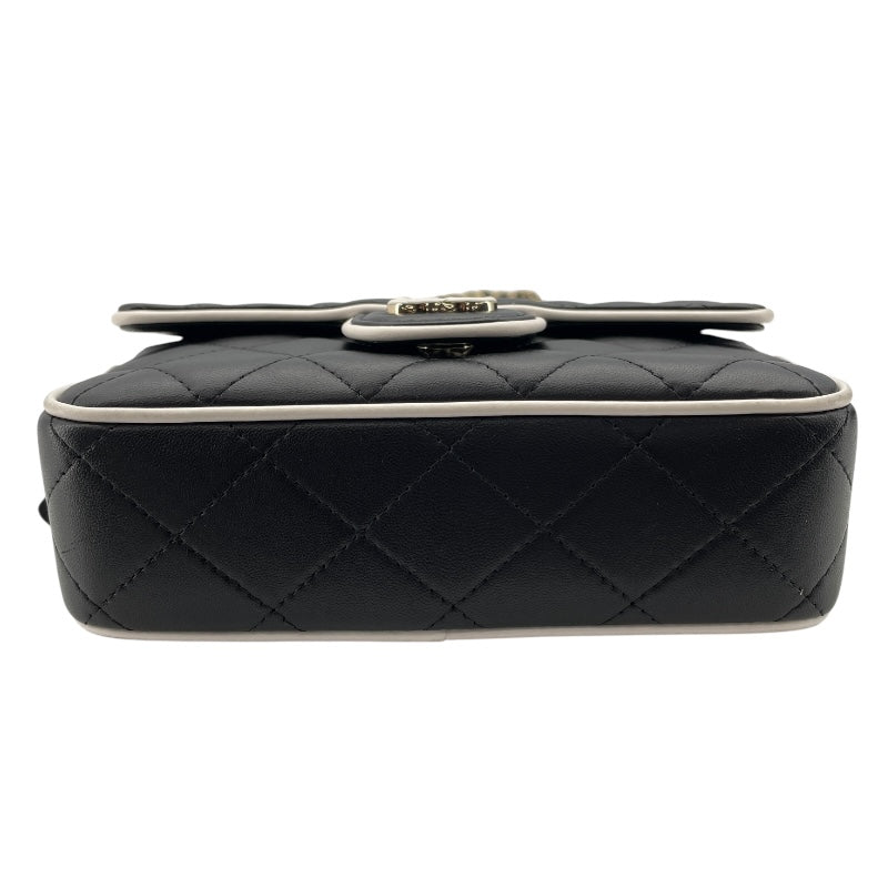 シャネル CHANEL チェーンクラッチ AP4516 ブラックxホワイト GD金具 ラム レディース ショルダーバッグ