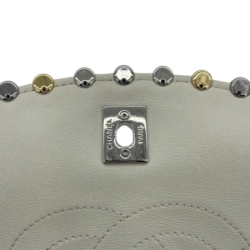 シャネル CHANEL チェーンショルダー ホワイト GDxSV金具 カーフ レディース ショルダーバッグ